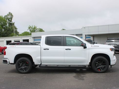 New 2026 Chevrolet Silverado 1500 RST w/ Redline Edition AWD/4WD image 11