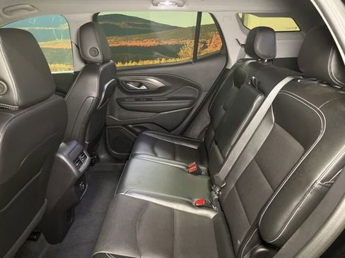 Used 2024 GMC Terrain SLT image 52