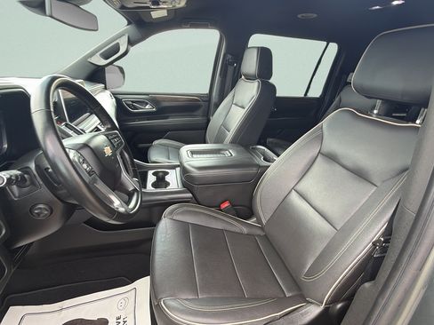 Used 2023 Chevrolet Suburban Premier RWD image 17