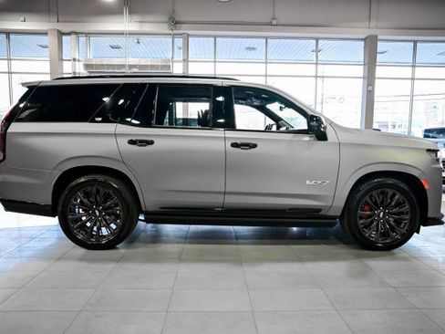 Used 2023 Cadillac Escalade V w/ LPO, ONYX Package image 4