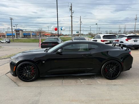 Used 2018 Chevrolet Camaro SS image 7