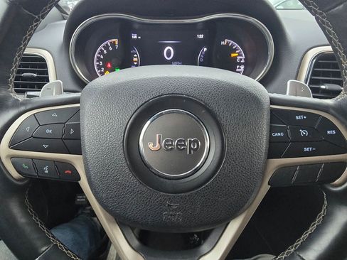 Used 2017 Jeep Grand Cherokee Limited image 13