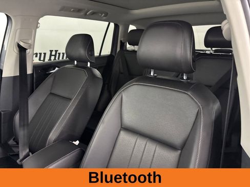 Used 2023 Volkswagen Tiguan SE w/ Panoramic Sunroof Package image 11