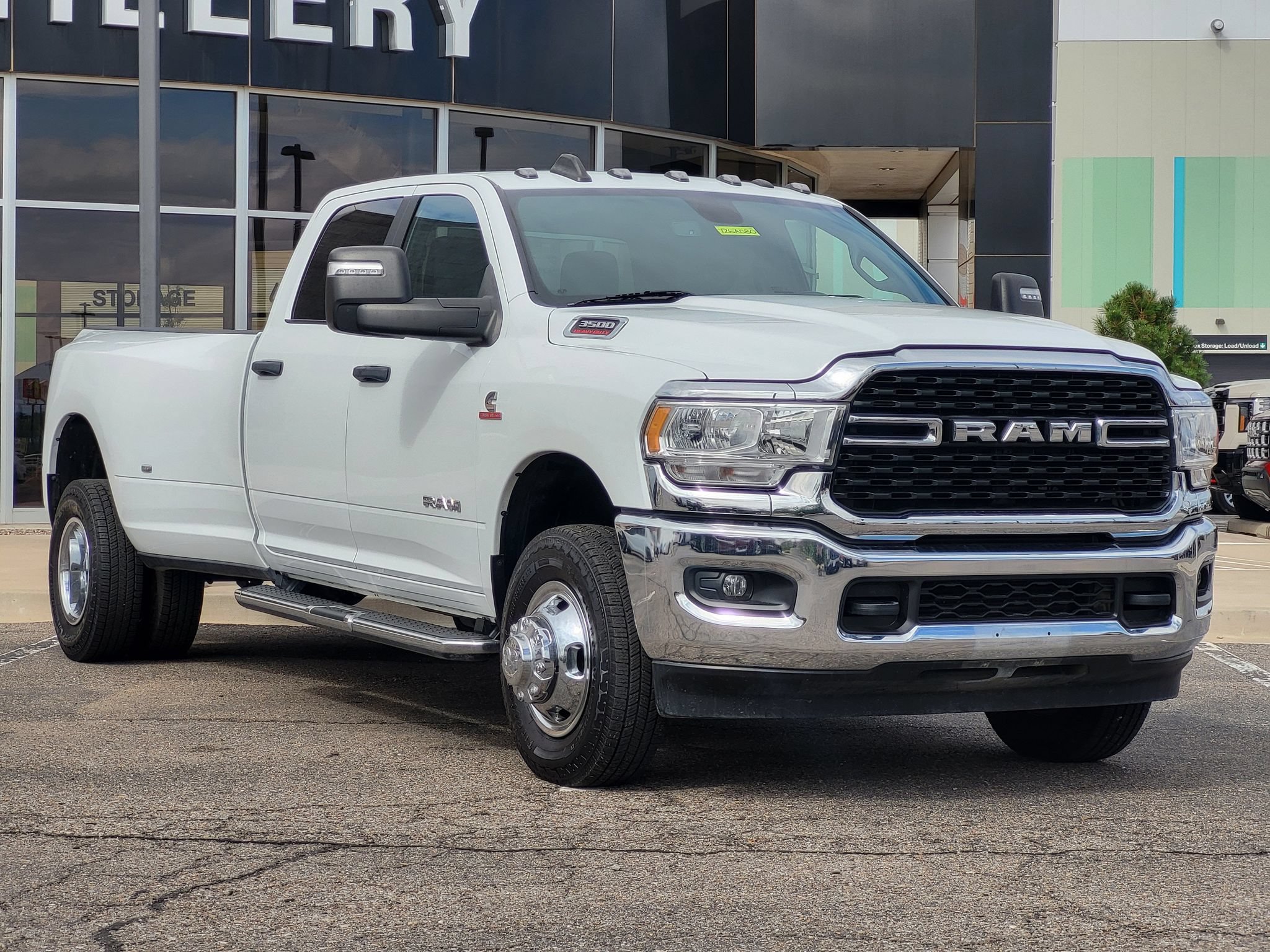 Used 2024 RAM 3500 Big Horn AWD/4WD image 2