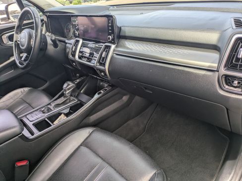 Used 2022 Kia Sorento S w/ Panoramic Sunroof Package FWD image 12