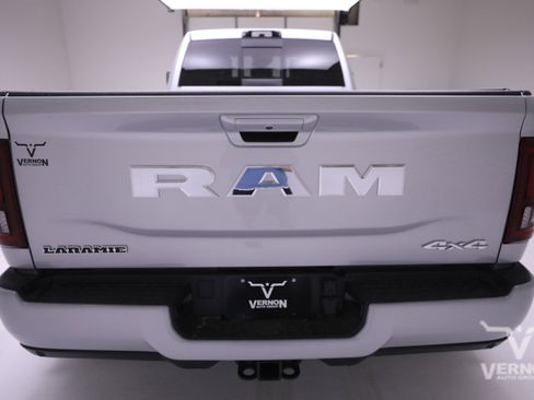 New 2026 RAM 3500 Laramie w/ Towing Technology Group image 4