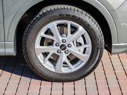 Certified 2023 Audi Q3 2.0T Premium w/ Convenience Package image 11