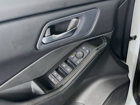 New 2026 Nissan Rogue SV FWD image 17