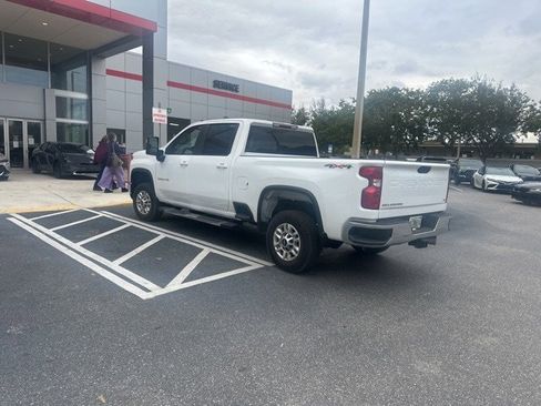 Used 2025 Chevrolet Silverado 2500 LT w/ Convenience Package image 8