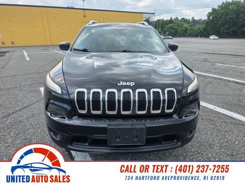 Used 2015 Jeep Cherokee Latitude w/ Cold Weather Group AWD/4WD image 8