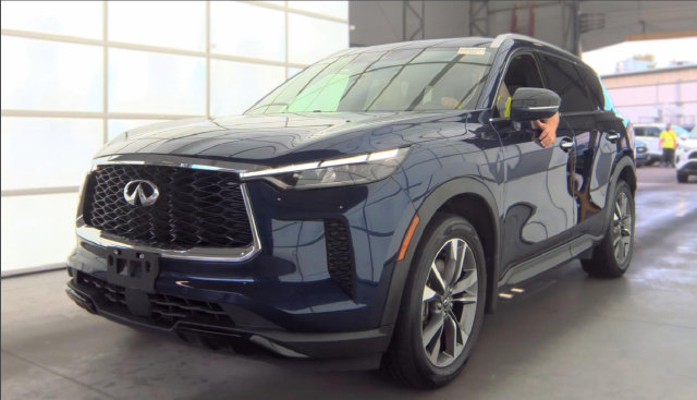 Used 2024 INFINITI QX60 Luxe w/ Vision Package AWD/4WD image 1