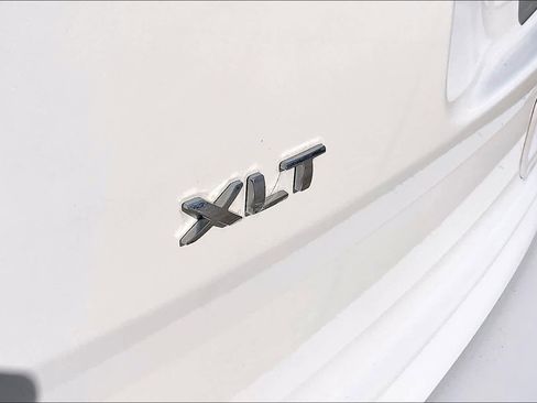 Used 2015 Ford Explorer XLT w/ Equipment Group 202A image 9