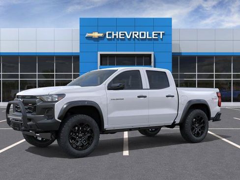 New 2026 Chevrolet Colorado Trail Boss w/ Off-Road Front Bumper Package AWD/4WD image 2