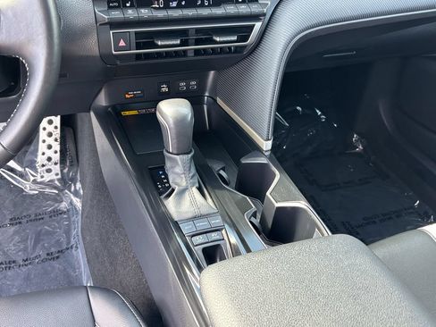Used 2025 Toyota Camry SE w/ Convenience Package AWD/4WD image 26