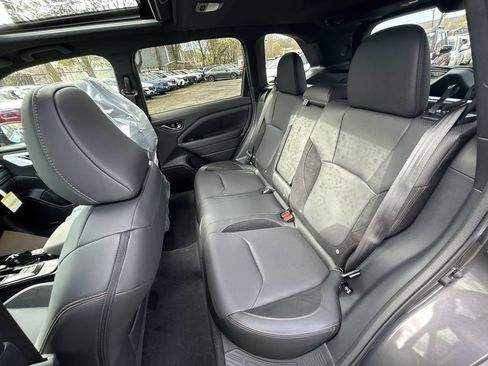 New 2026 Subaru Forester Touring AWD/4WD image 13