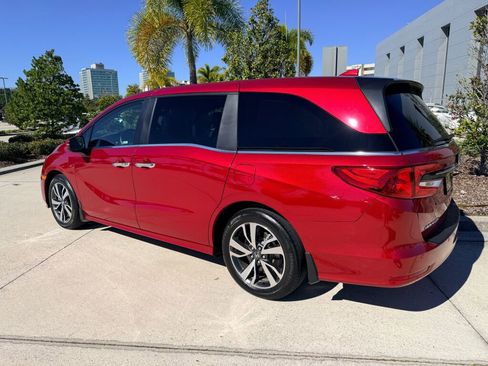 Used 2023 Honda Odyssey Touring image 2