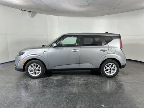 Used 2025 Kia Soul S image 5