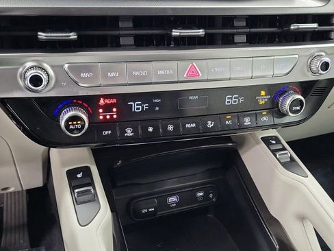 Certified 2024 Kia Telluride S FWD image 29