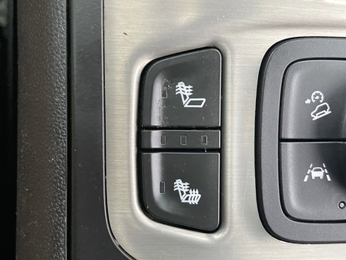 Used 2018 GMC Terrain Denali w/ Advanced Safety Package image 26