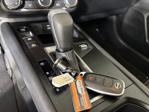 Used 2025 Nissan Kicks SV FWD image 19