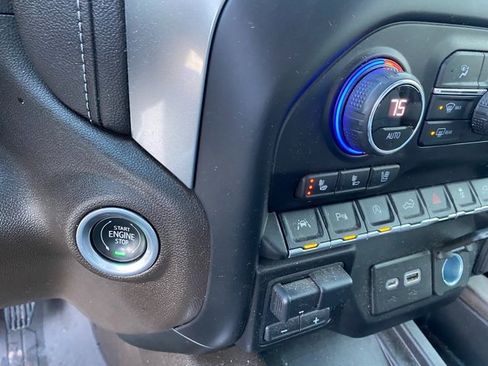 Used 2021 Chevrolet Silverado 1500 LTZ image 24