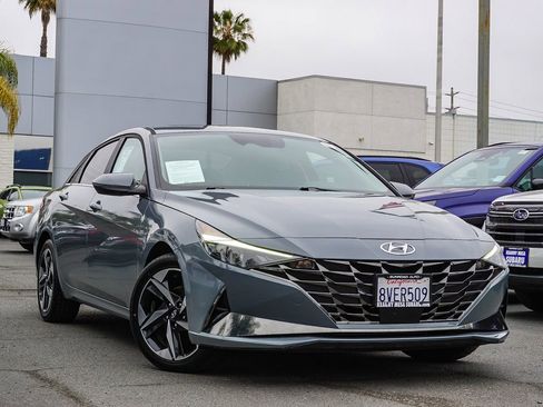 Used 2021 Hyundai Elantra SEL w/ Convenience + Premium Package FWD image 1