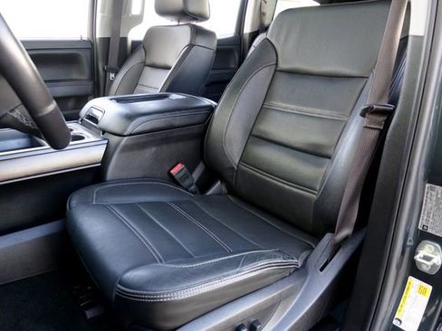 Used 2017 GMC Sierra 3500 Denali w/ Duramax Plus Package image 32