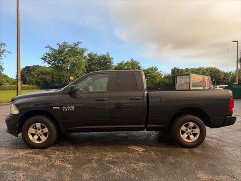 Used 2017 RAM 1500 Express AWD/4WD image 3