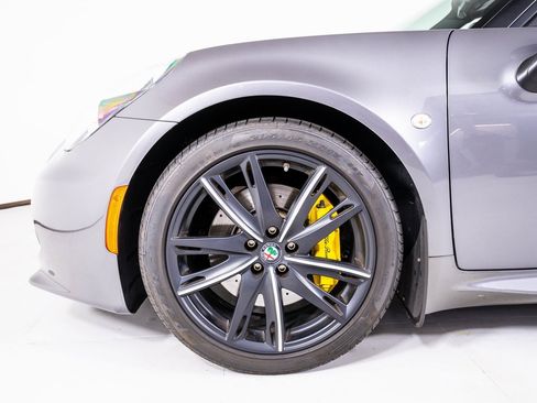 Used 2018 Alfa Romeo 4C Coupe w/ Convenience Group - Coupe image 12