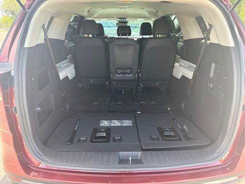 Used 2024 Kia Carnival LX FWD image 12