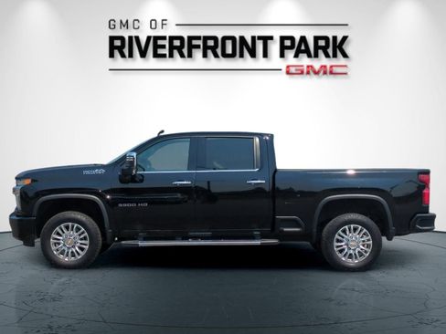 Used 2023 Chevrolet Silverado 3500 High Country w/ Technology Package AWD/4WD image 6