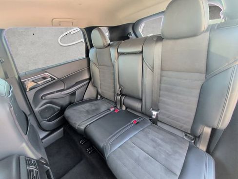 Used 2024 Mitsubishi Outlander SE image 22