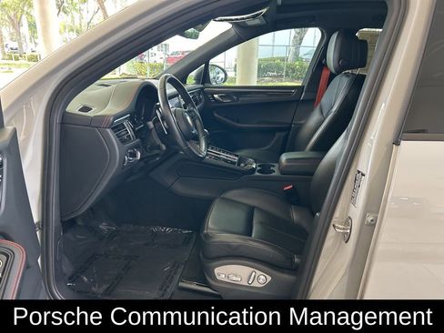 Used 2023 Porsche Macan Turbo AWD/4WD image 5