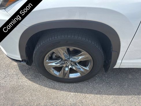 Used 2017 Toyota Highlander Limited Platinum AWD/4WD image 8