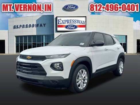 Used 2022 Chevrolet TrailBlazer LS FWD image 2