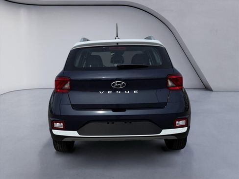 New 2026 Hyundai Venue SEL FWD image 4