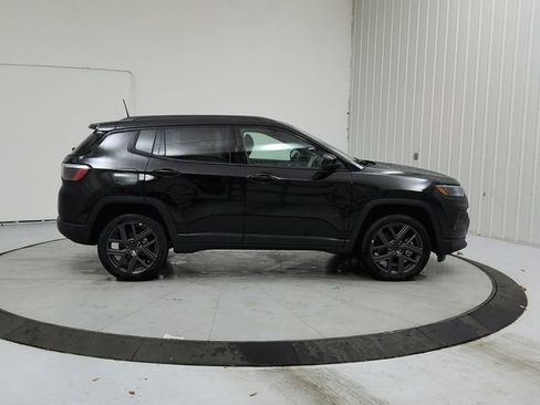 New 2026 Jeep Compass Latitude image 8