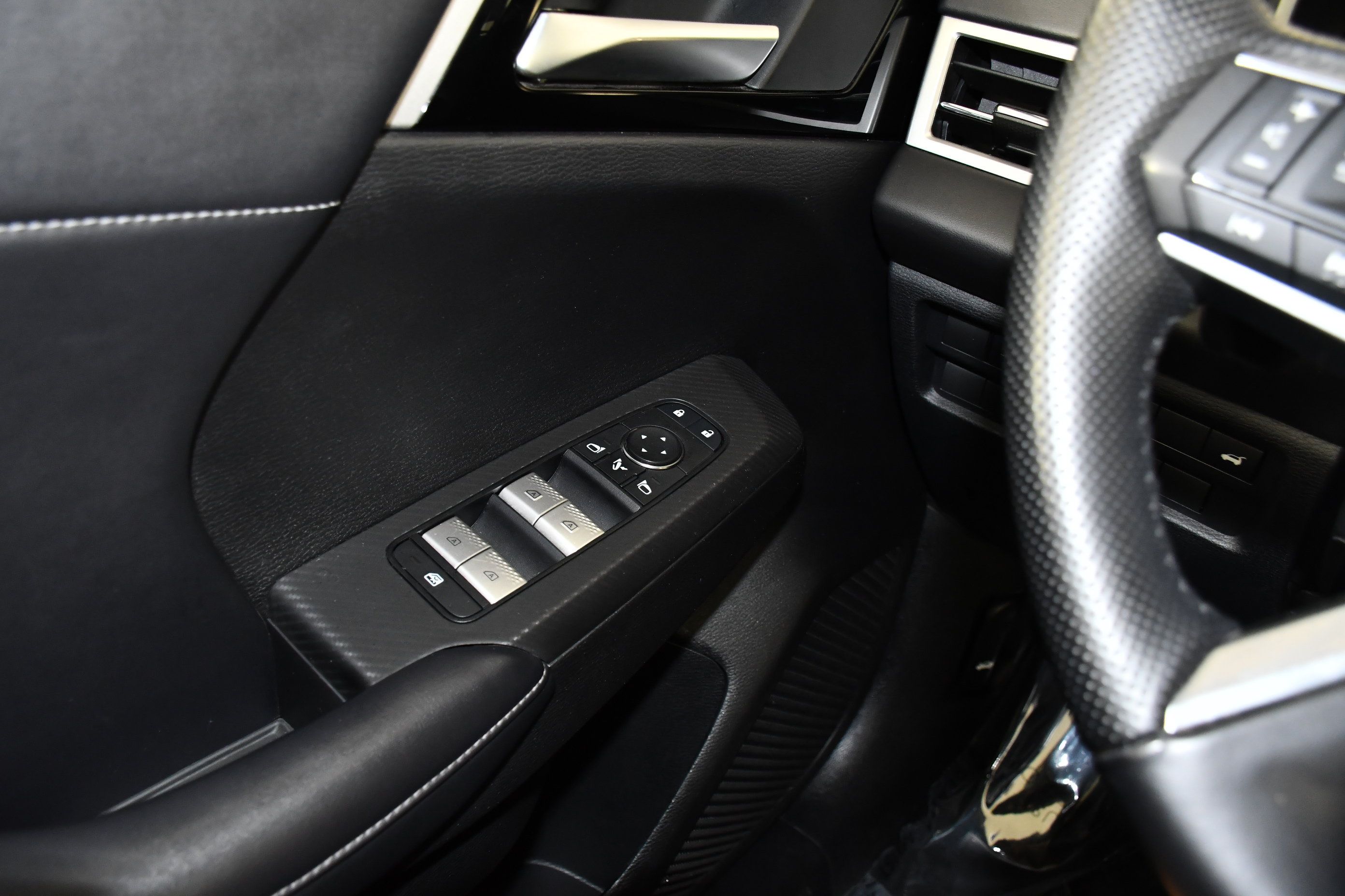 Used 2024 Mitsubishi Outlander SE AWD/4WD image 32