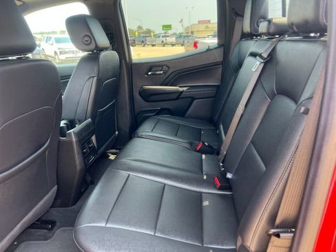 Certified 2024 Chevrolet Colorado LT w/ LT Convenience Package III AWD/4WD image 17