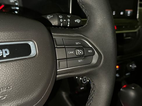 Used 2023 Jeep Compass Latitude AWD/4WD image 21