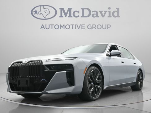 Used 2023 BMW 760i xDrive w/ Executive Package AWD/4WD image 27