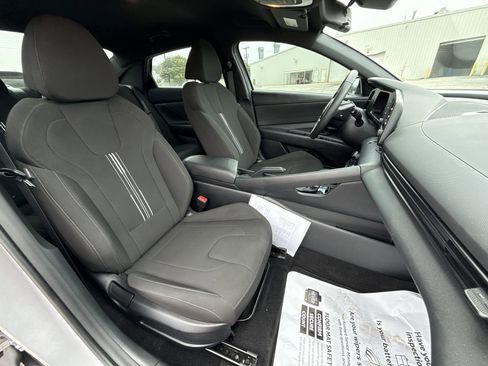 Used 2025 Hyundai Elantra Sport FWD image 25