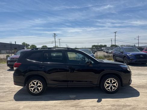 Used 2024 Subaru Forester Premium AWD/4WD image 9