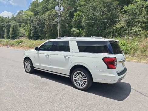 Used 2024 Ford Expedition Max Platinum AWD/4WD image 4