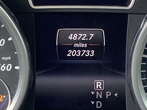 Used 2014 Mercedes-Benz ML 550 4MATIC image 24