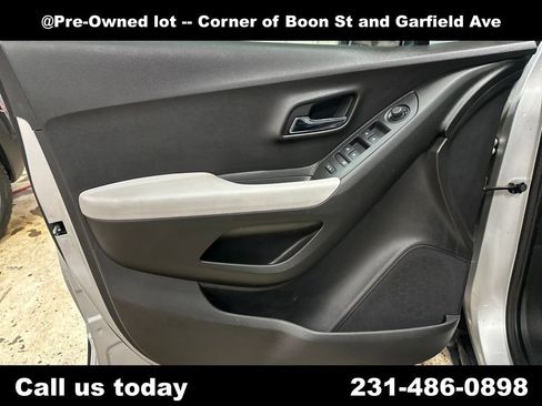 Used 2019 Chevrolet Trax LT image 14