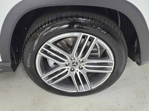 Used 2026 Mercedes-Benz GLS 450 4MATIC image 9