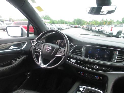 Used 2023 Buick Enclave Avenir w/ Avenir Technology Package AWD/4WD image 27