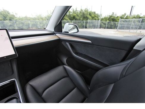 Used 2023 Tesla Model Y Long Range AWD/4WD image 11