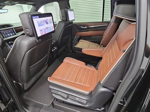 Used 2023 GMC Yukon XL Denali Ultimate AWD/4WD image 34